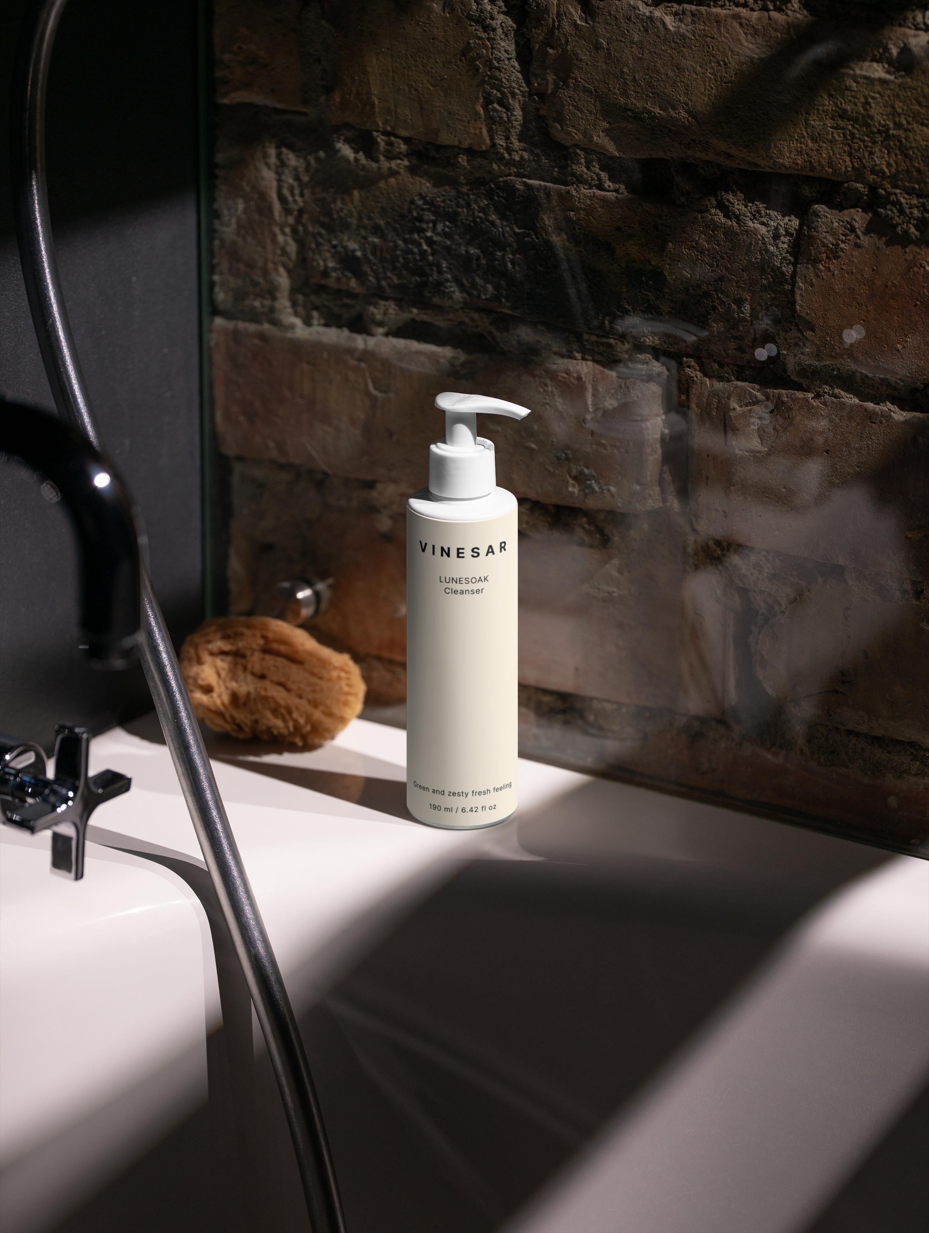 Lunesoak Cleansing Milk